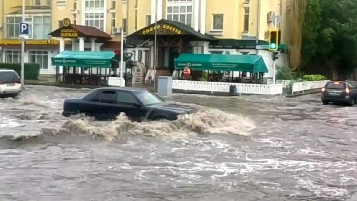 Почти Венеция: Астану затопило после дождя