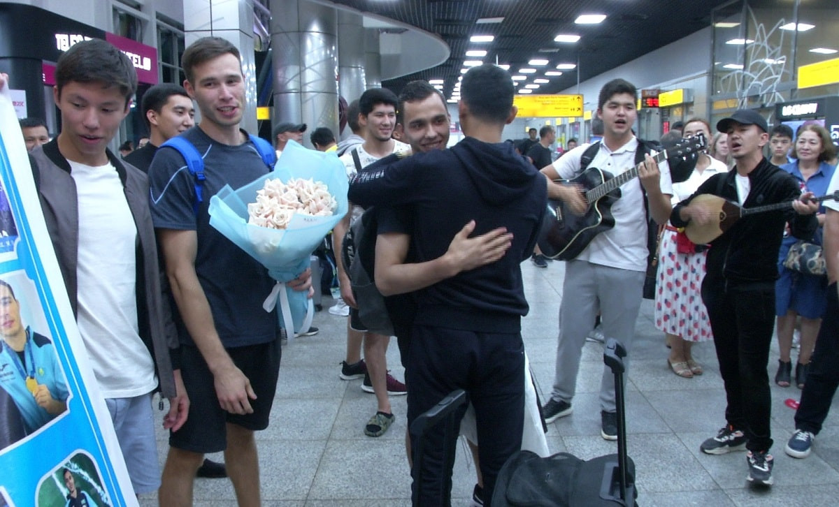 Универсиада 2023: казахстанские спортсмены вернулись домой после соревнований