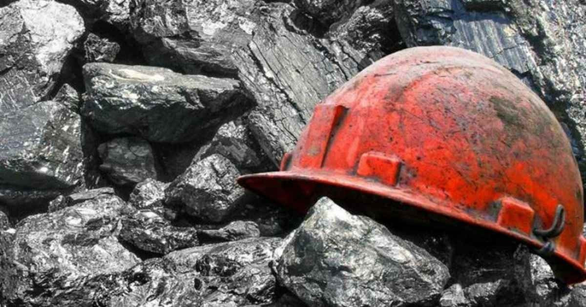ЧП на шахте: в Карагандинской области под землей еще остались люди