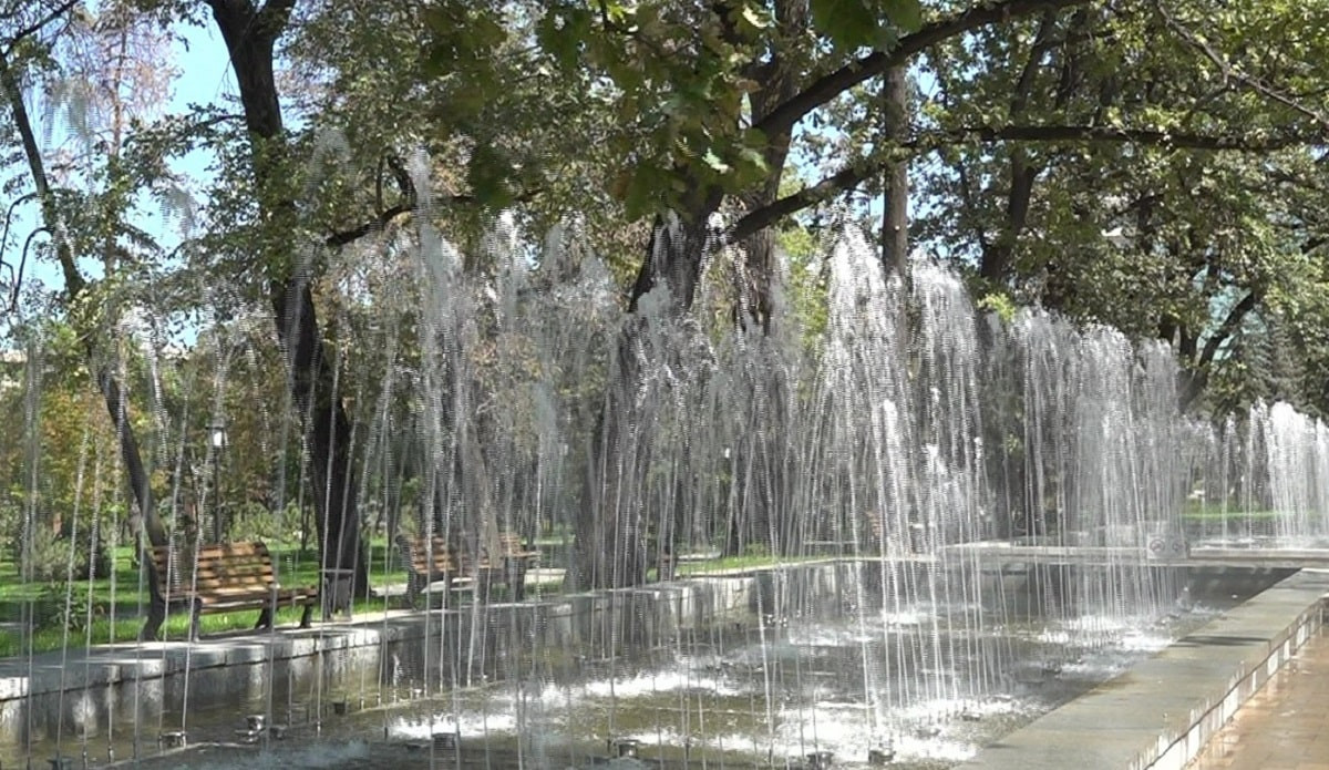 В мегаполисе восстановили исторический фонтан «Тысяча струй»