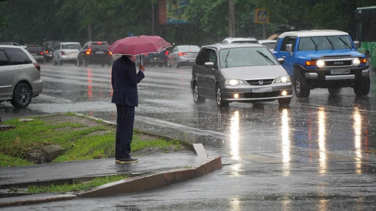 Непогода в Алматы: возможны сильный дождь и град