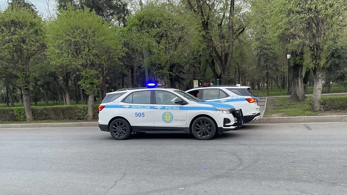 В усиленном режиме: полицейские Алматы будут дежурить около школ и на дорогах 
