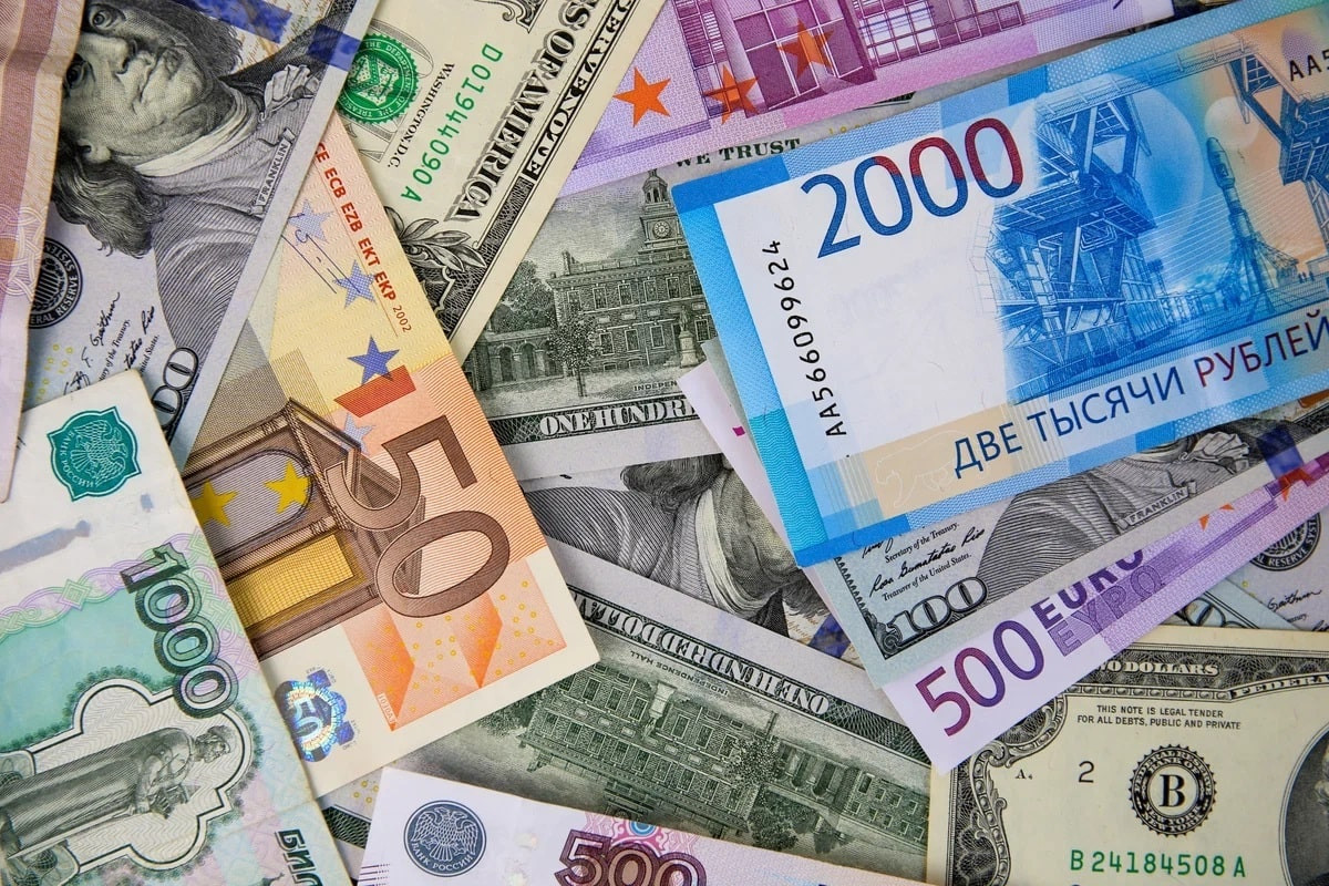 Курс доллара, евро и рубля в обменниках Алматы 5 сентября 2023
