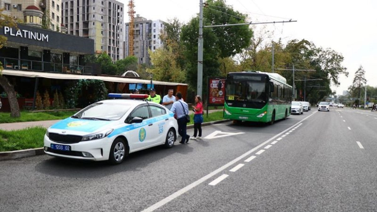 Автопилот: автобус без водителя устроил массовое ДТП в мегаполисе