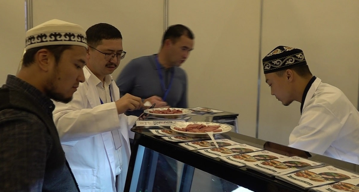 Благая пища: в Алматы проходит международная выставка халал-продукции