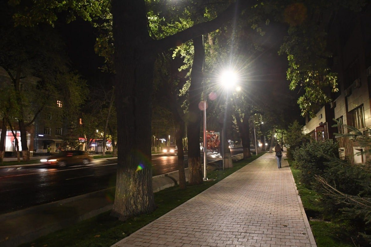 Акимат Алматы расторгает договор с поставщиком из-за проблем с уличным освещением