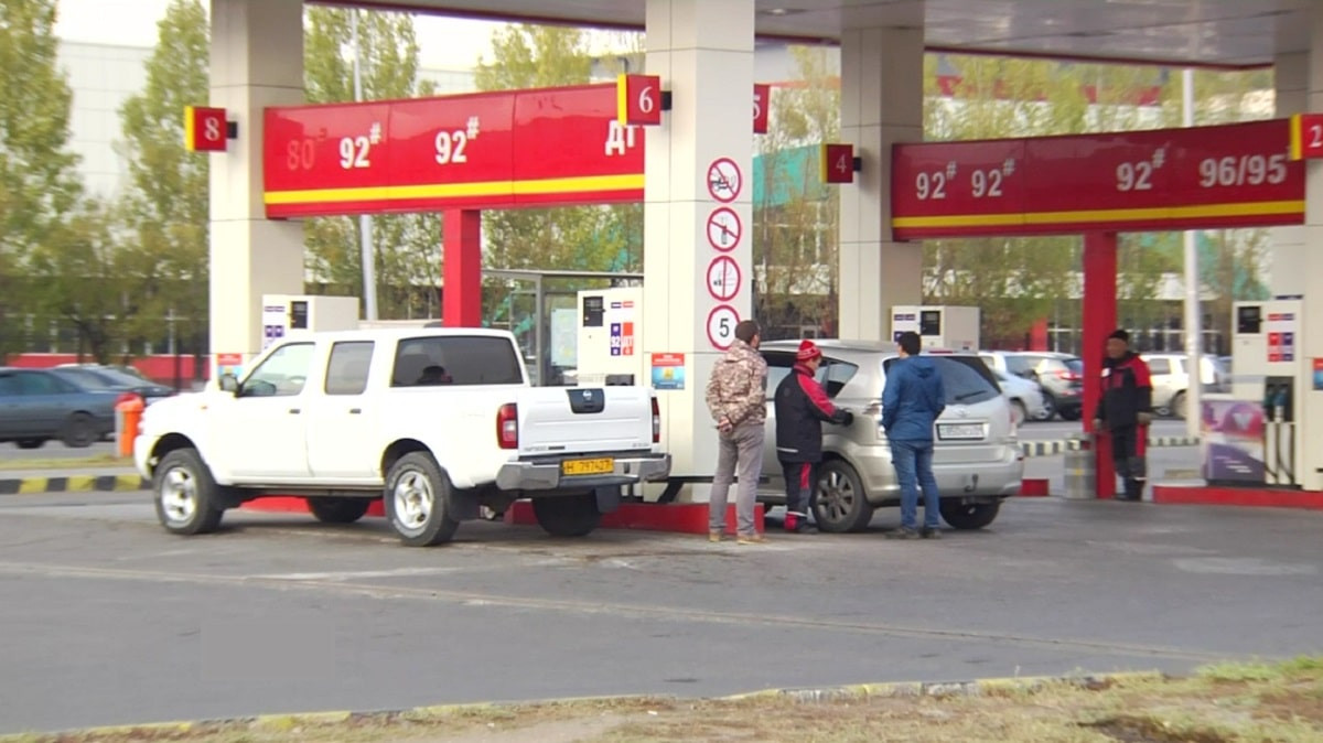 Мишустин заявил, что бензин и дизтопливо должны быть доступны в РФ в нужном объеме