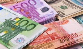 Сколько стоят доллары, евро и рубли в обменниках Алматы 23 сентября 2023