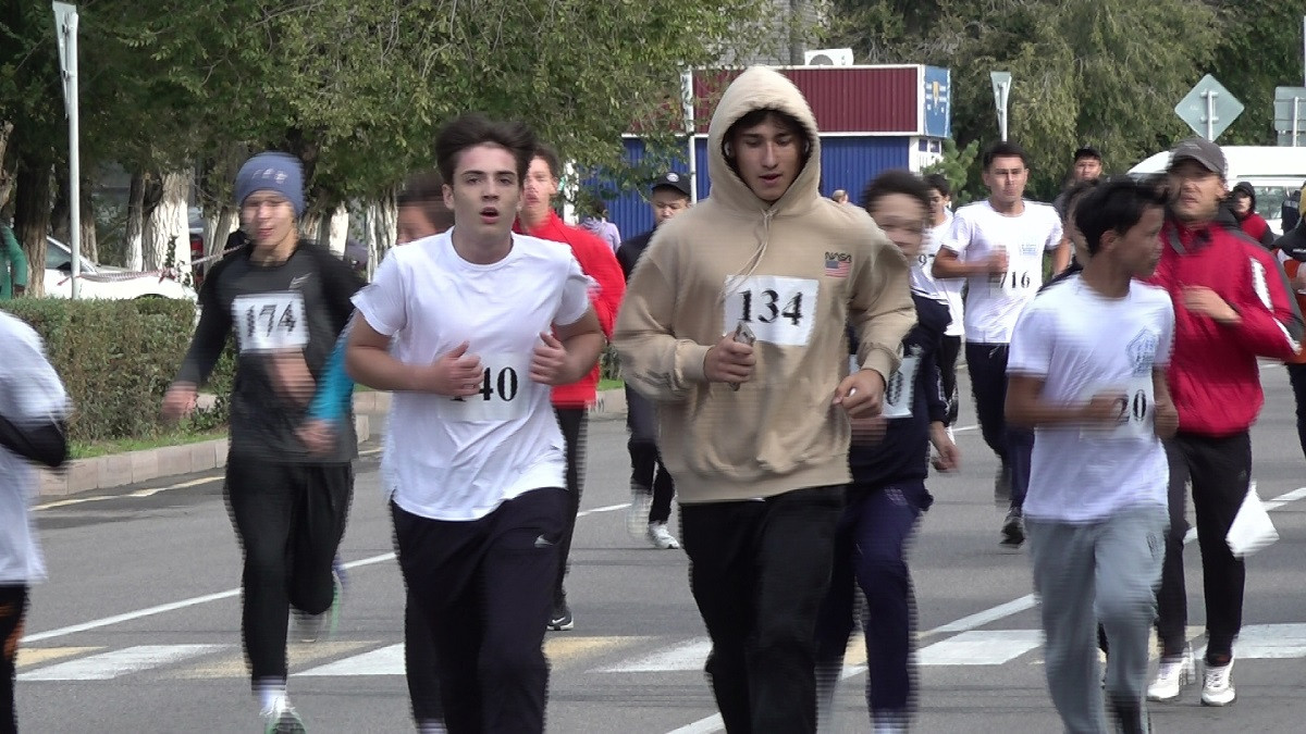 Денсаулық фестивалі: Қонаев қаласында жүгіруден марафон өтті