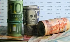 Сколько стоят доллары, евро и рубли в обменниках Алматы 3 октября 2023 