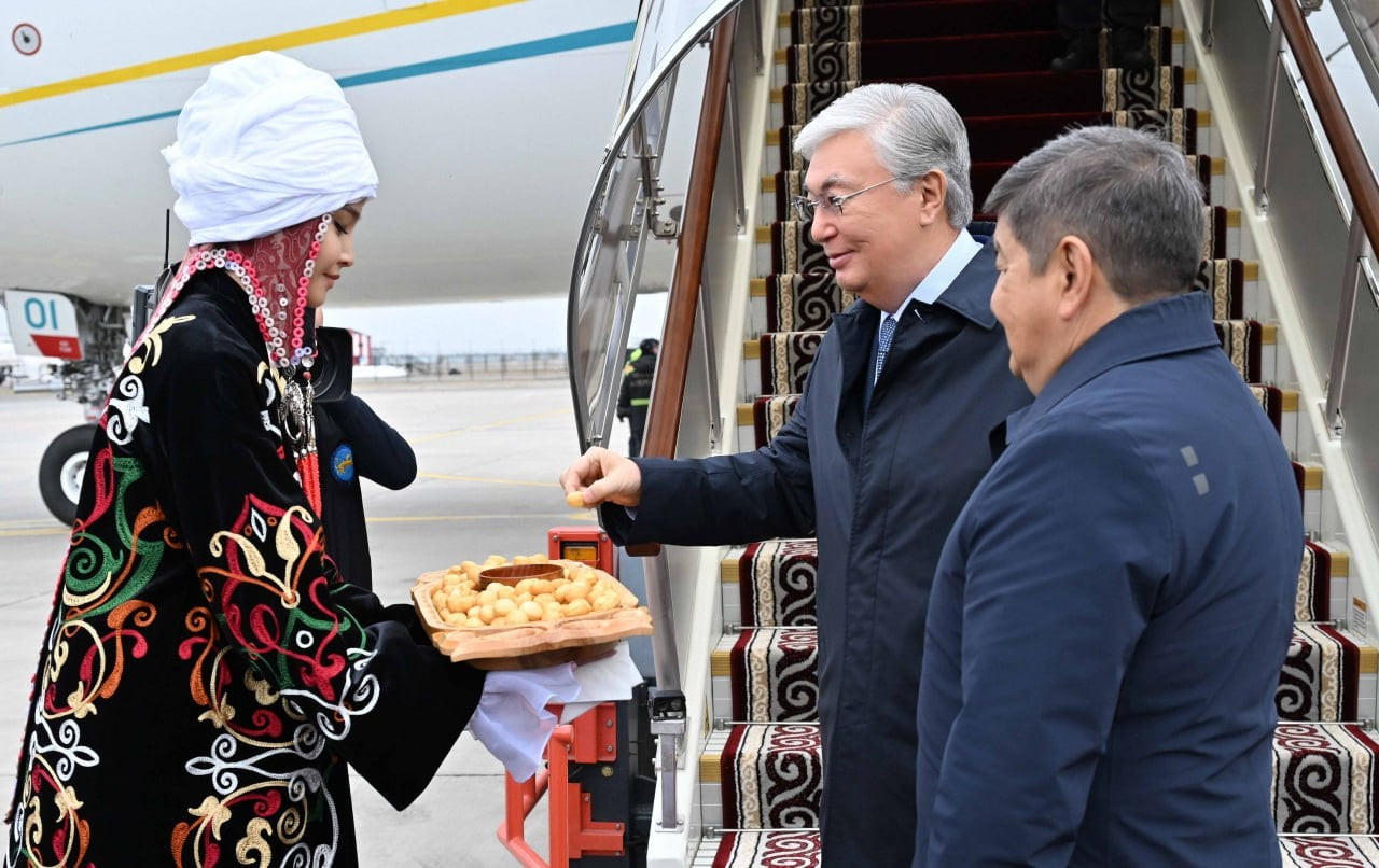 Президент Қырғызстан Республикасына жұмыс сапарымен барды