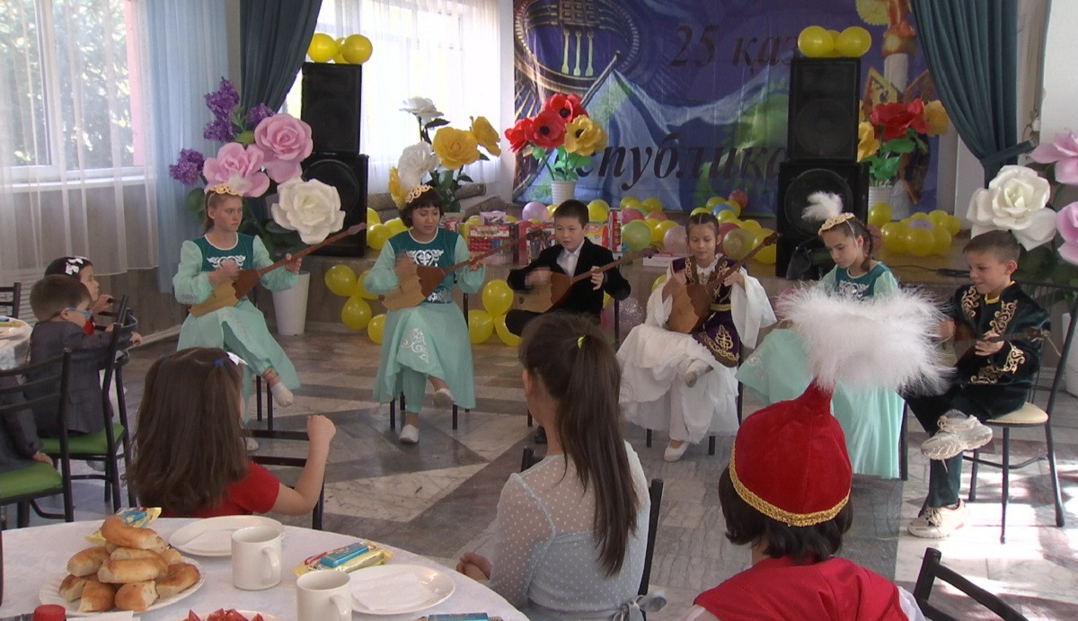 Республика күні: Алматыда қайырымдылық акциясы өтті