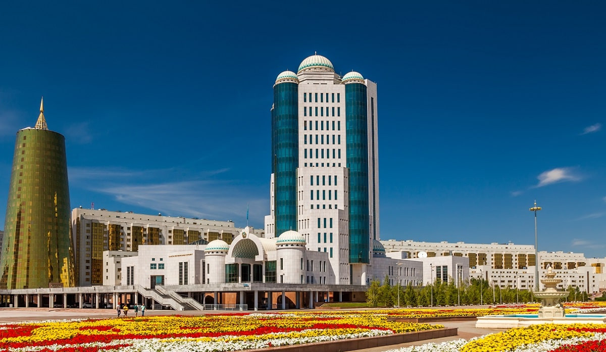 День Республики: Депутат призвал казахстанцев стать архитекторами своей страны