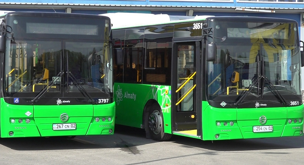 Новые автобусы вышли на маршруты в Алматы