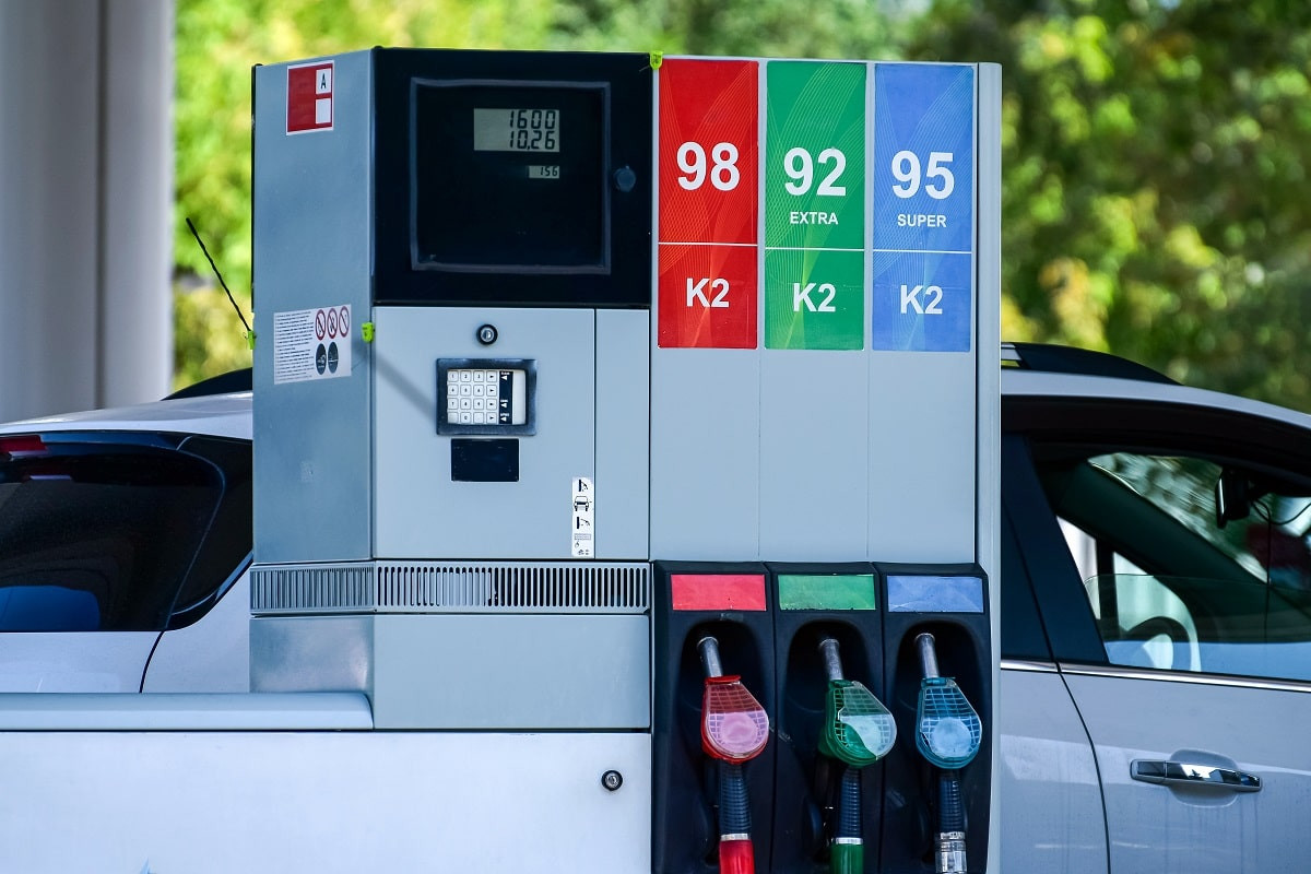 Где в Казахстане продается самый дешевый бензин
