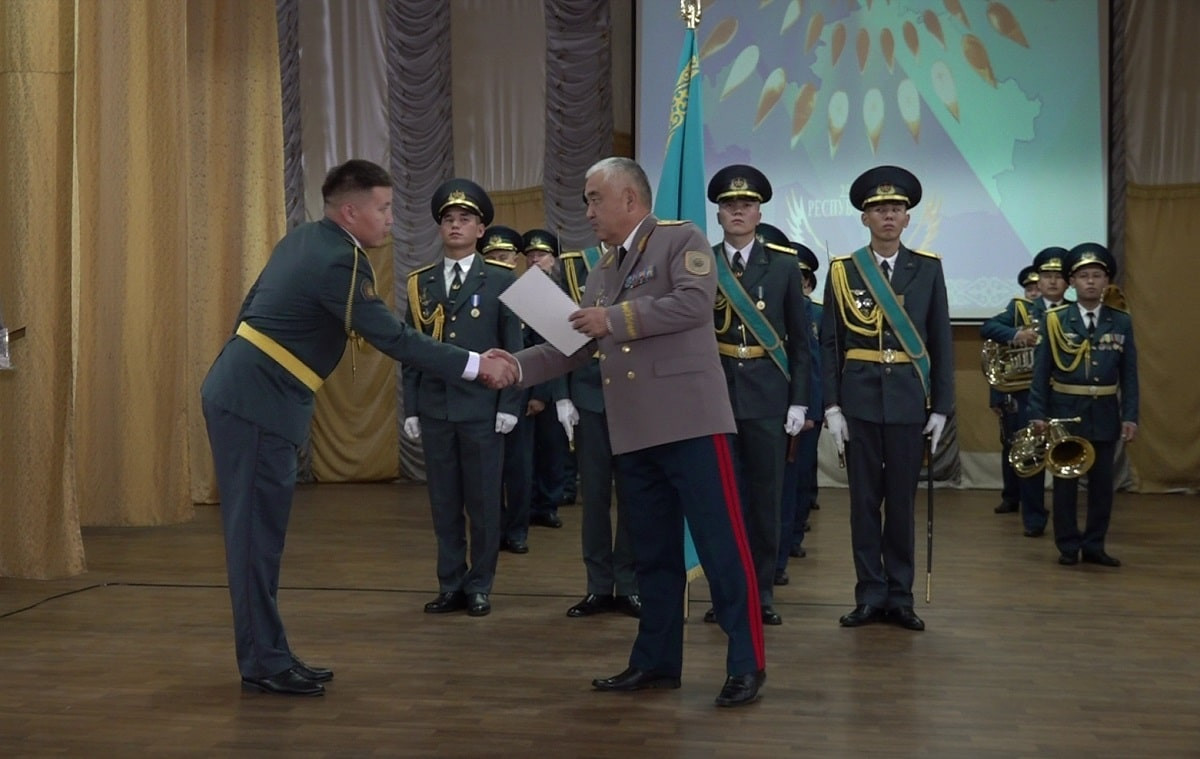 День Республики отметили бойцы Нацгвардии в Алматы