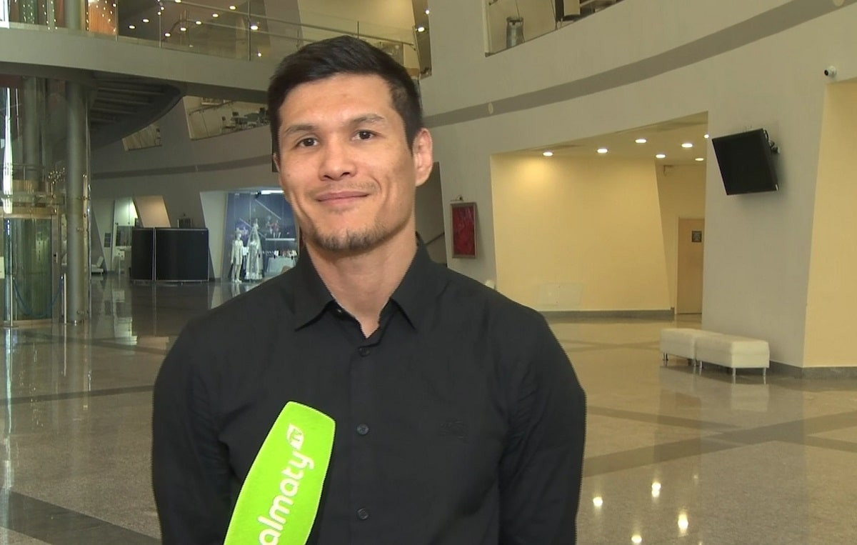 Чемпион мира по боксу поздравил казахстанцев с Днем Республики