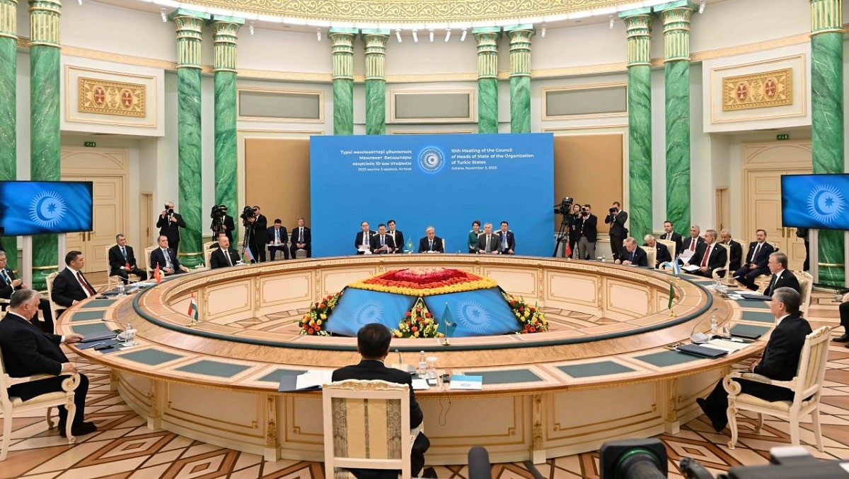 Укрепляя сотрудничество: в Астане открылся саммит Организации тюркских государств