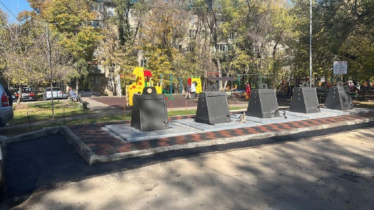 Чистый город: в Алматы установили контейнеры для сбора ТБО заглубленного типа