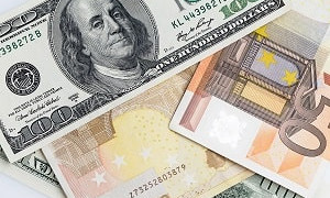 Сколько стоят доллары, евро и рубли в обменниках Алматы 17 ноября 2023 