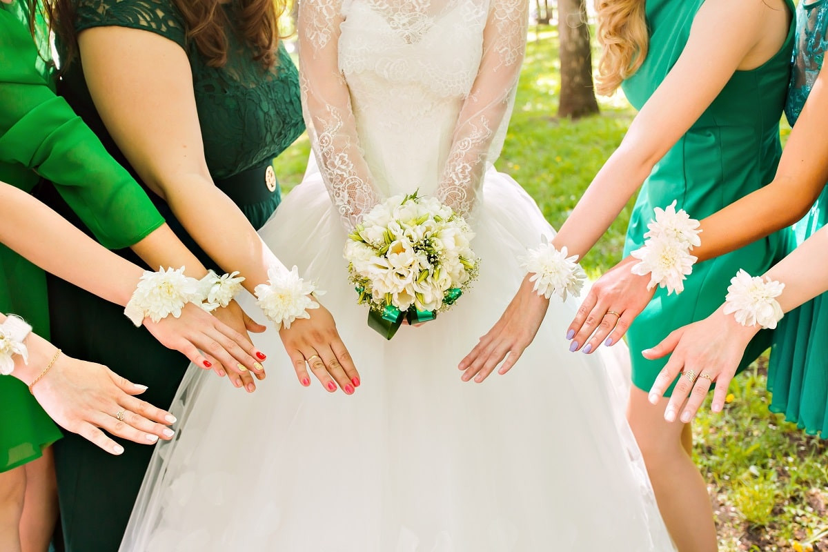 Свадебная шутка: бывшие девушки жениха стали подружками невесты