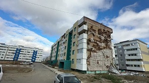 Ураганный ветер обнажил проблему многоэтажного дома в Сатпаеве