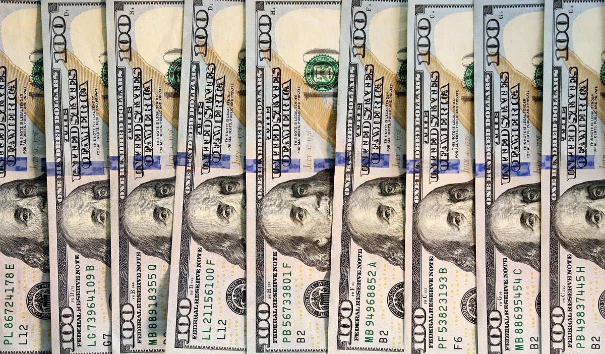Ушел в отрыв: что происходит с долларом в Казахстане