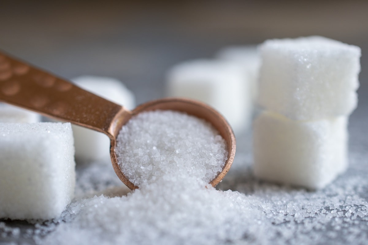 Несладкие продукты, в которых сахара больше, чем в конфетах