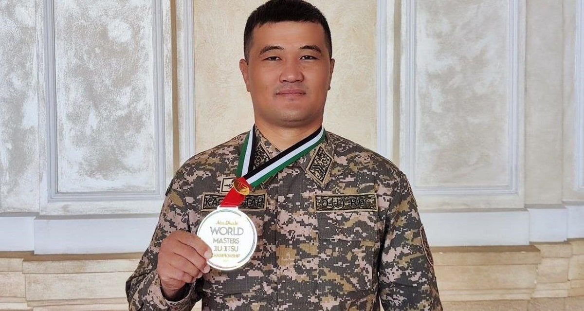 Чемпионом мира по джиу-джитсу стал военнослужащий из Казахстана