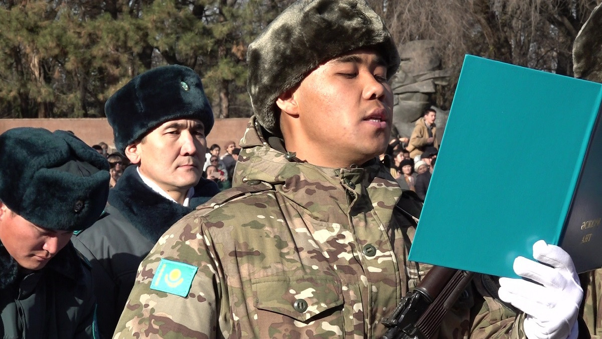 Военнослужащие президентского полка "Батыр" приняли присягу