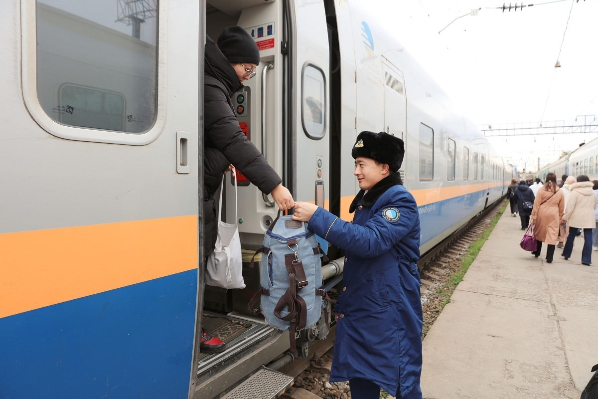 В декабре запустят дополнительные поезда в Казахстане