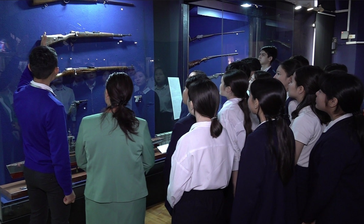 История в предметах: учащимся устроили познавательную экскурсию в музей