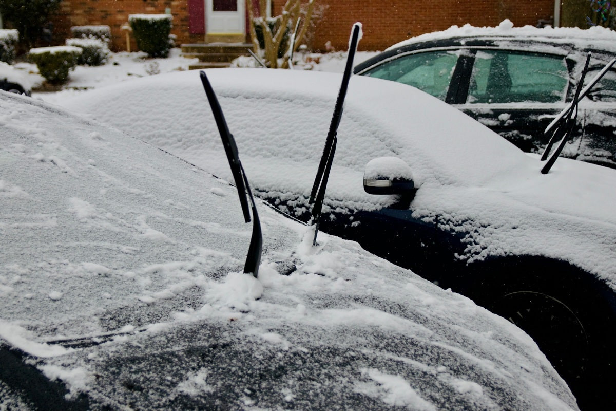 Примерзшие дворники: лайфхаки для автомобилистов к началу зимы 