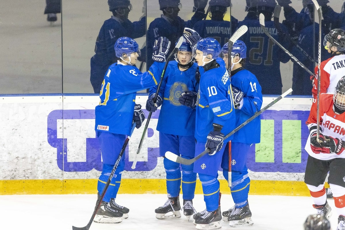 МЧМ по хоккею: 4-я победа казахстанцев и выход в элитный дивизион