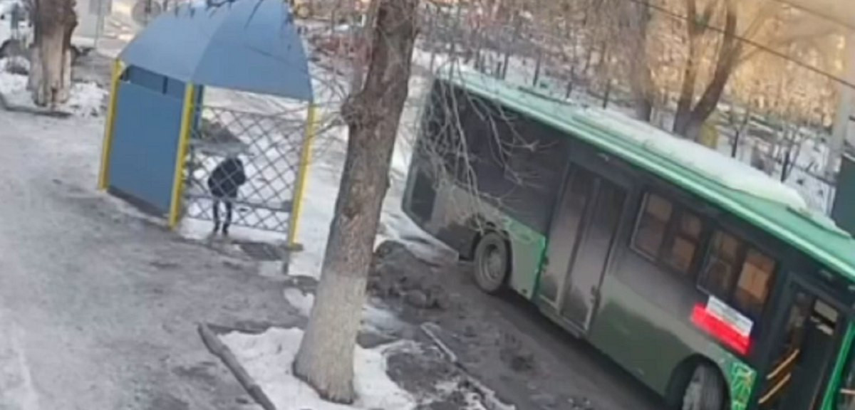 Эх, прокачу: в Талгаре пьяный водитель угнал рейсовый автобус
