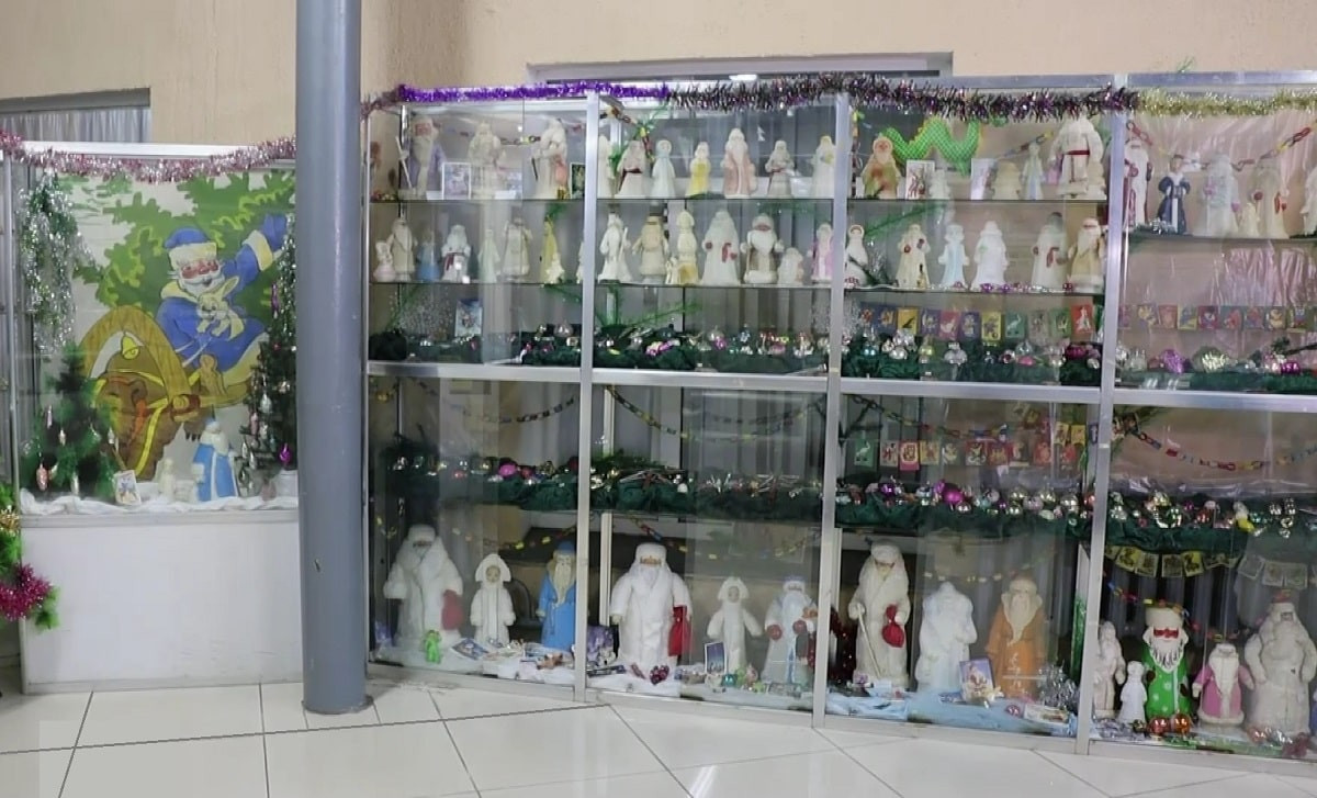 Полувековая история: в Петропавловске открылась выставка ёлочных игрушек и украшений