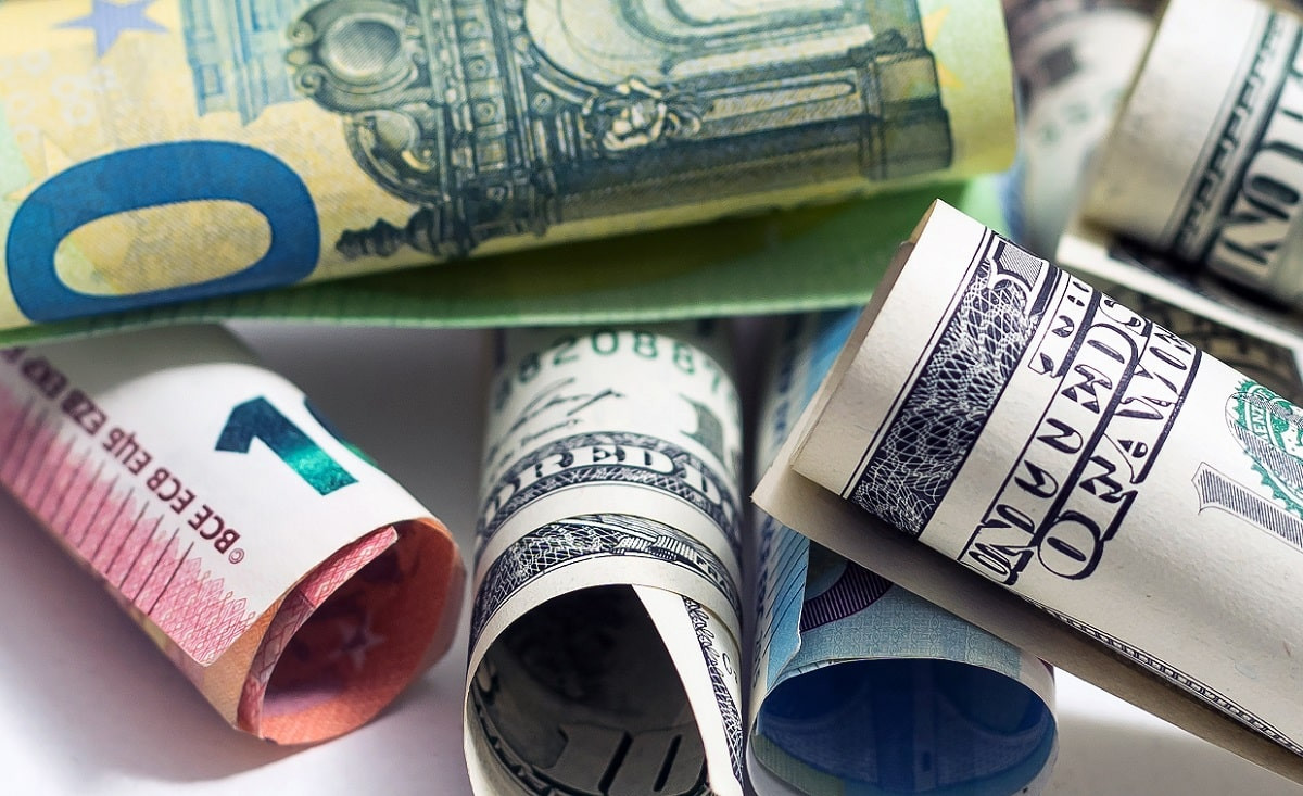 Курс доллара и евро в обменниках Алматы 4 января 2024 