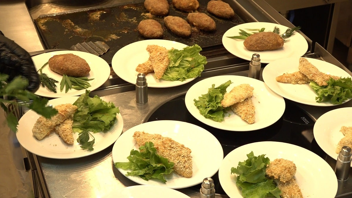 Новое меню: алматинских школьников будут кормить полезными национальными блюдами