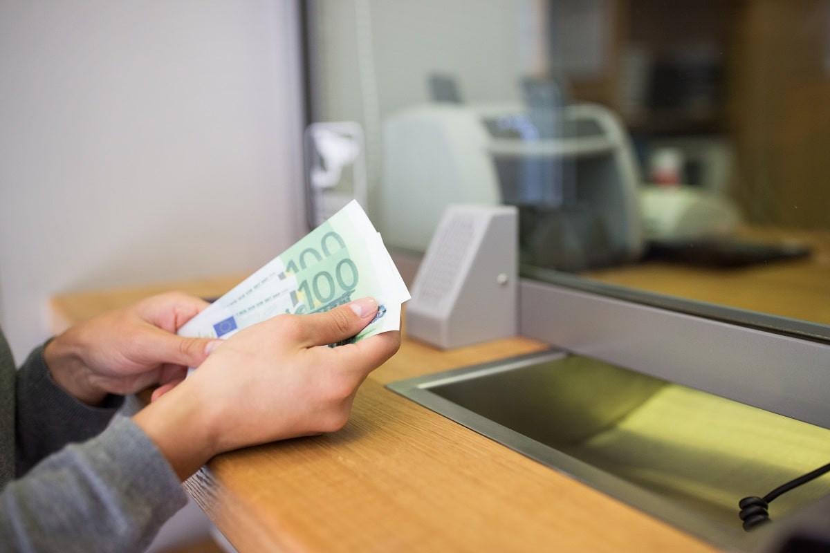 Курс доллара и евро в обменниках Алматы 13 января 2024