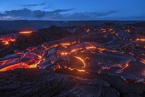 Лава движется к домам: что происходит на юге Исландии, где началось извержение вулкана
