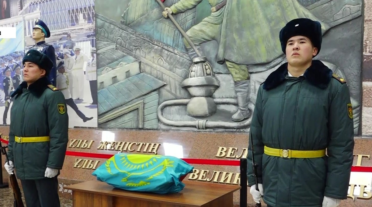 Никто не забыт: останки воина-казахстанца вернули на Родину
