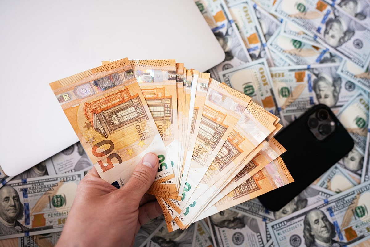 Курс доллара и евро в обменниках Алматы 17 января 2024 