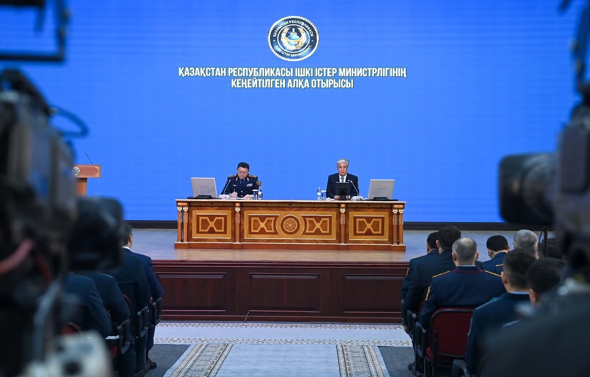 Глава государства провел расширенное заседание коллегии МВД