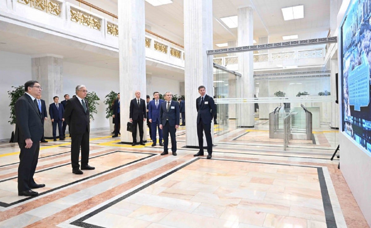 Президент посетил здание акимата Алматы