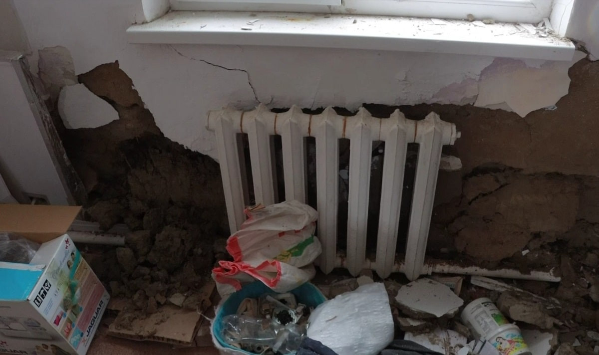 Канализационный коллапс: в Атырау грунтовые воды затопили десятки жилых домов