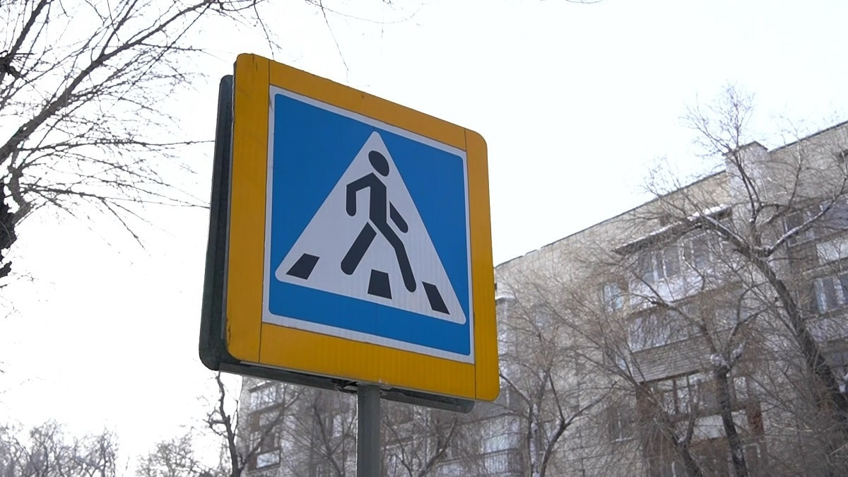 Карагандинцы просят власти установить светофор на опасном участке дороги
