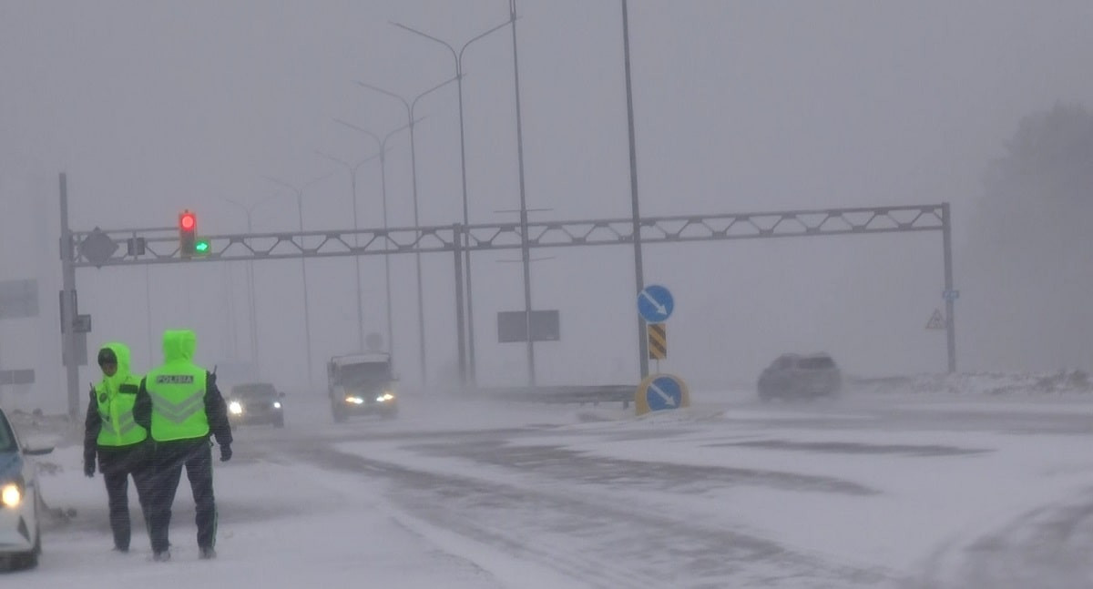 Буран и метель: на севере Казахстана закрыто несколько автодорог