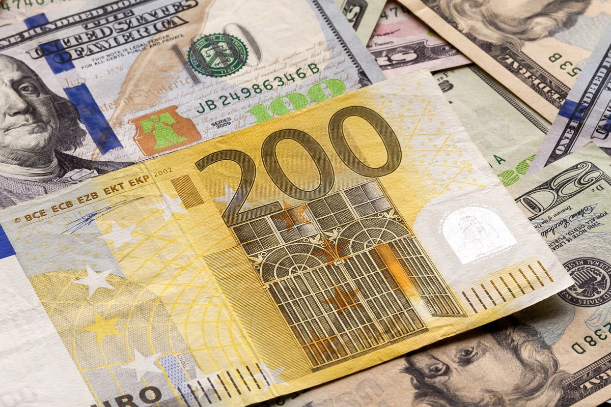 Курс доллара и евро в обменниках Алматы 13 февраля 2024 