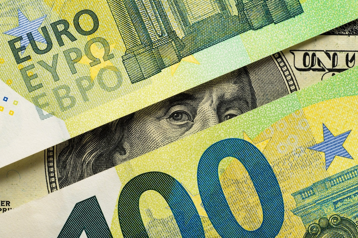 Курс доллара и евро в обменниках Алматы 15 февраля 2024 