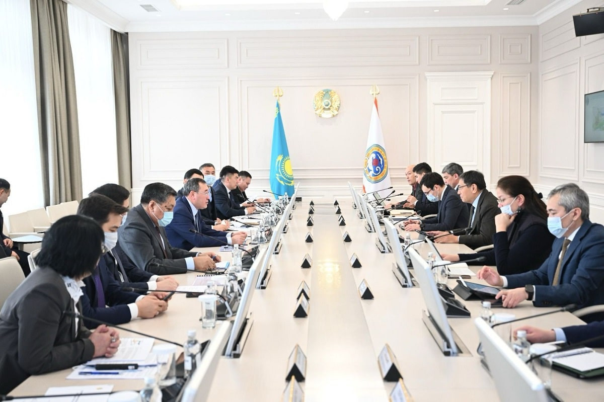 Перспективы развития Алматинской агломерации обсудили на заседании местного совета